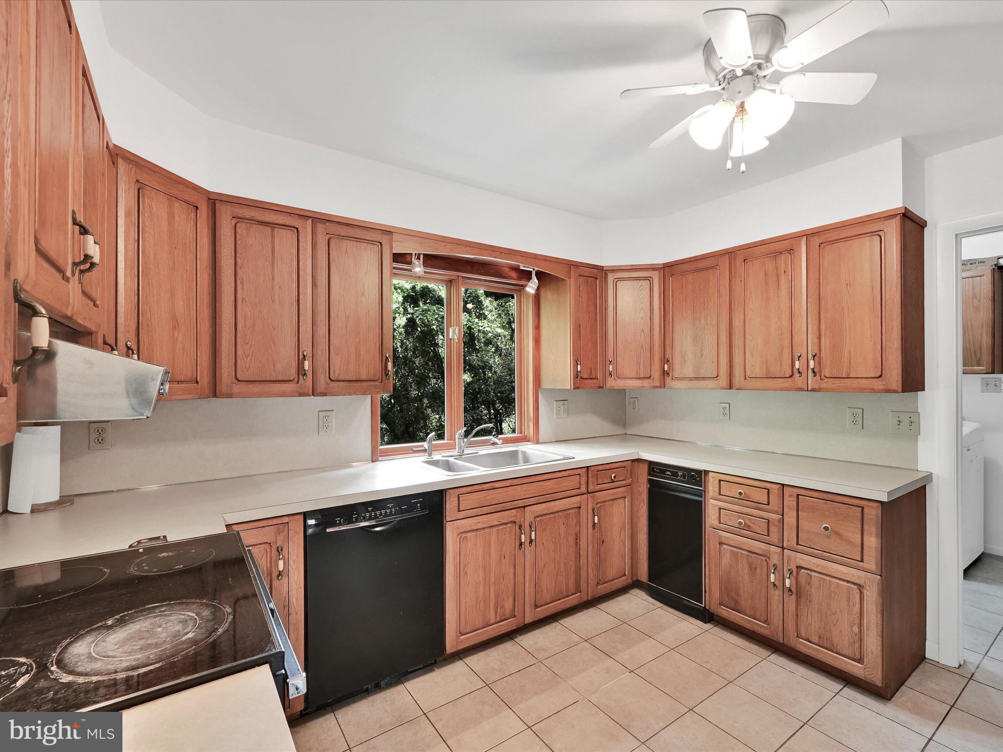 1238 Rebers Bridge Road Leesport, PA 19533 - Photo 8 of 36 Kitchen