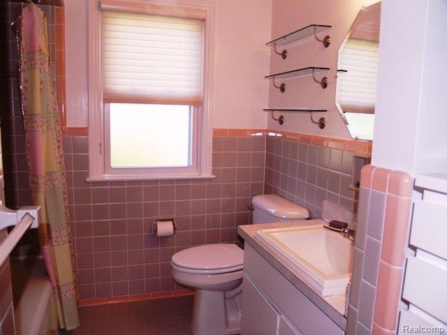 405 Roland Court Grosse Pointe, MI 48236 - Photo 14 of 27 Bath