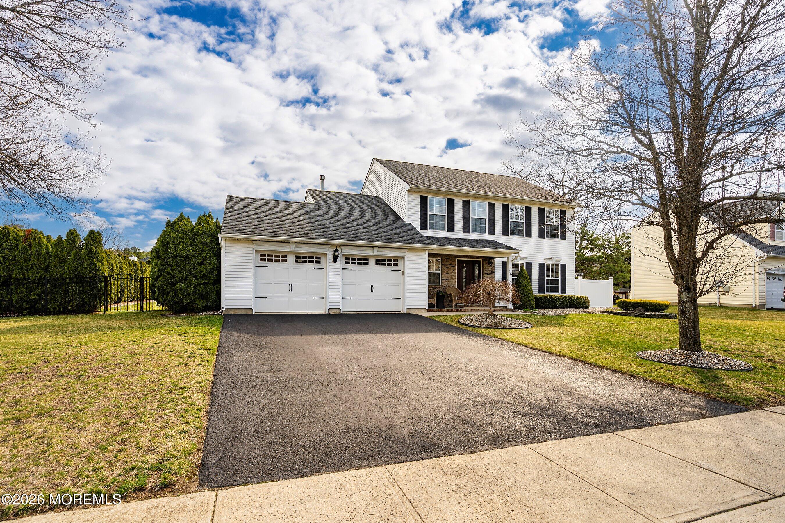 18 Carrie Drive Howell, NJ 07731 - Photo 2 of 38 1000019633