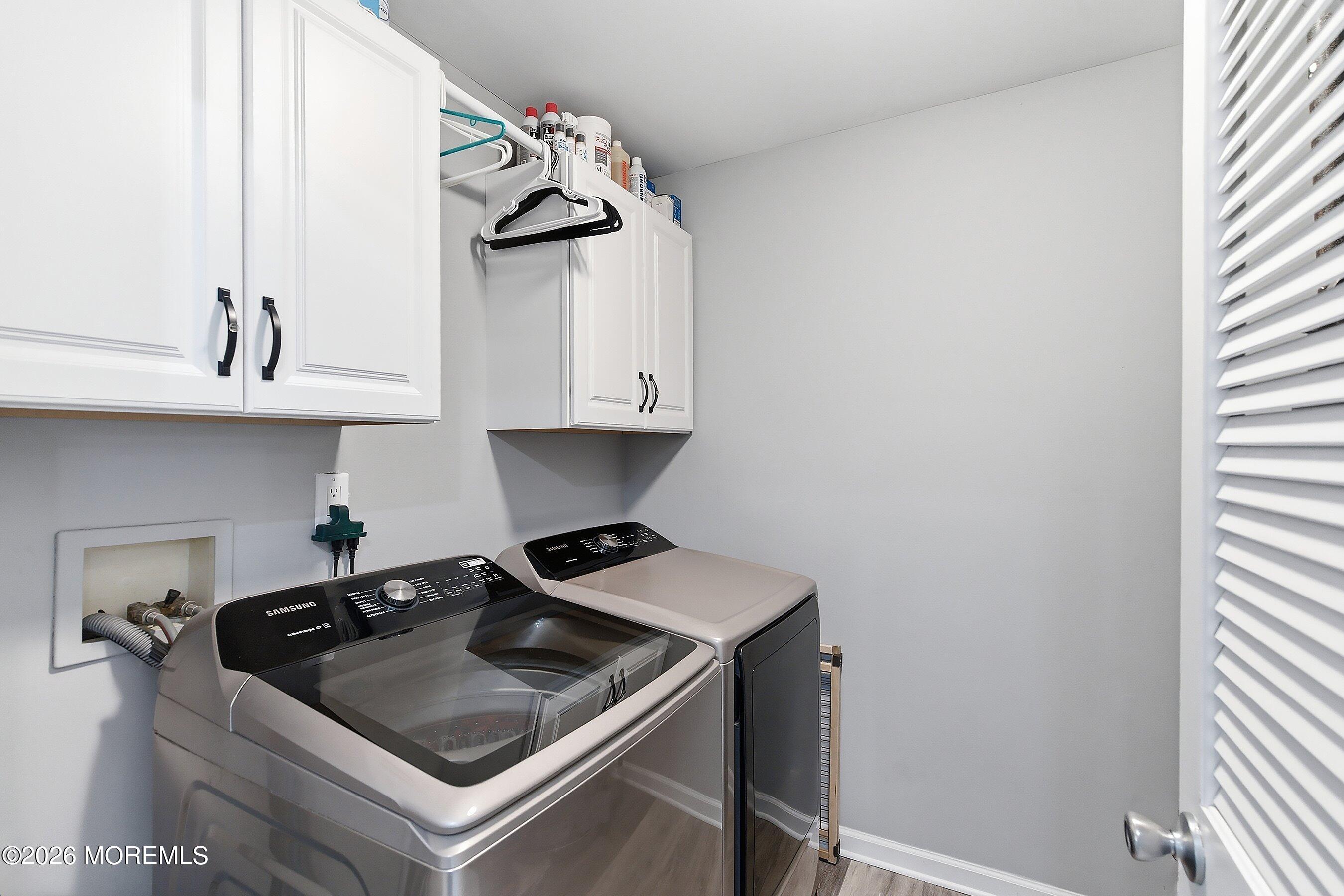 18 Carrie Drive Howell, NJ 07731 - Photo 22 of 38 27-Laundry