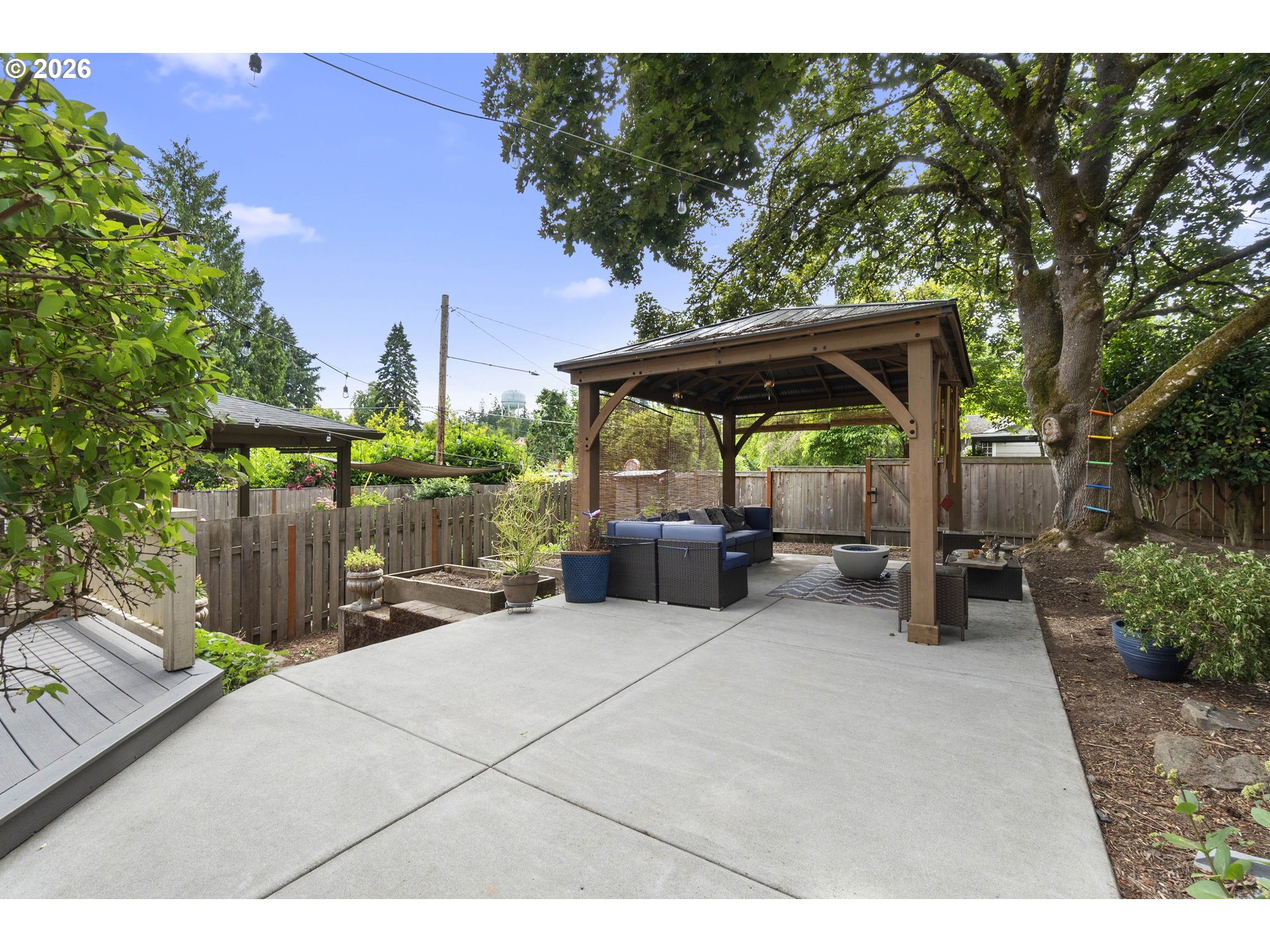 8435 Southwest 11th Avenue Portland, OR 97219 - Photo 43 of 47