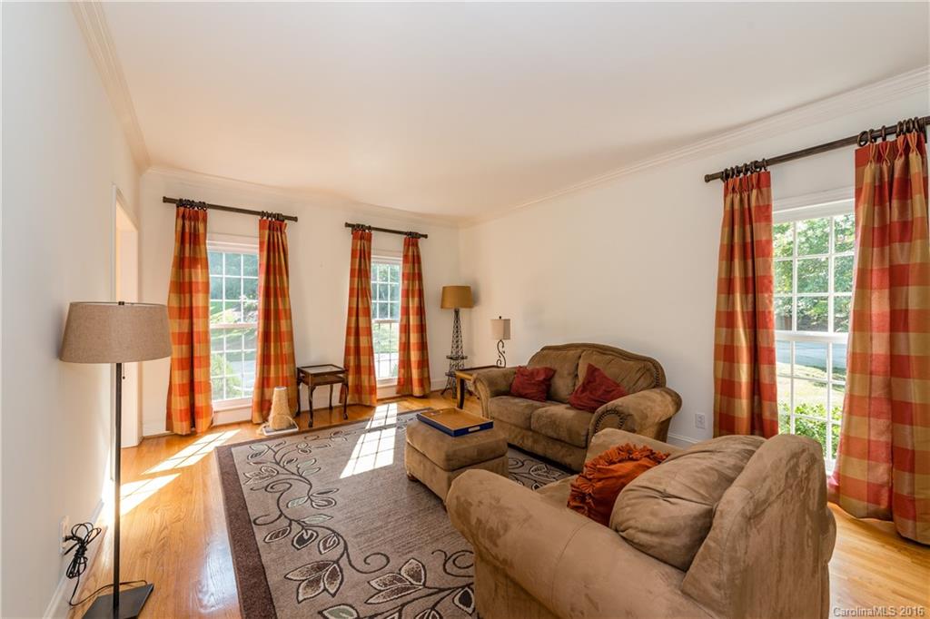 3940 Ayscough Road Charlotte, NC 28211 - Photo 3 of 23 Gallery Image 3