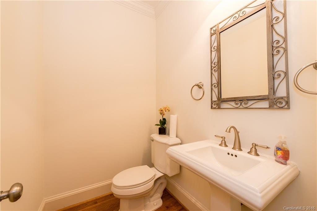 3940 Ayscough Road Charlotte, NC 28211 - Photo 5 of 23 Gallery Image 5