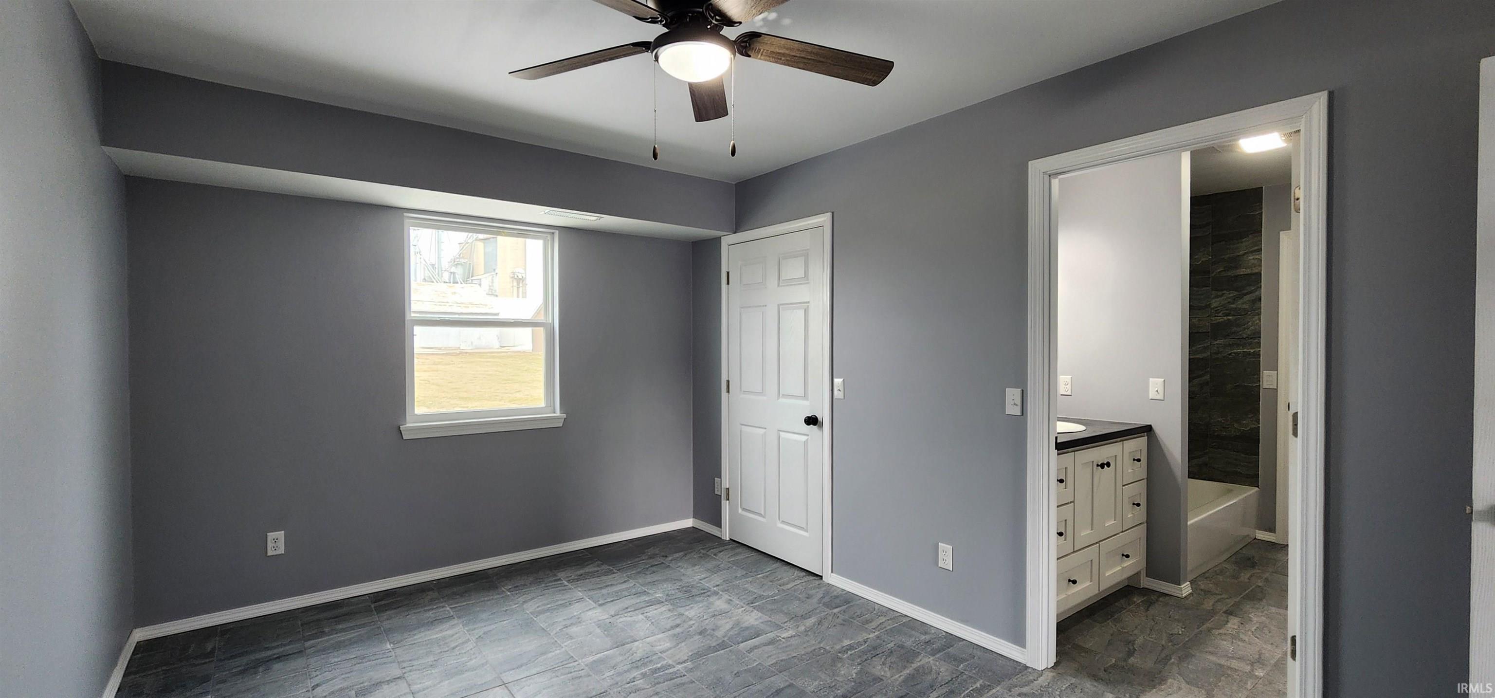 500 Sycamore Street Washington, IN 47501 - Photo 4 of 35