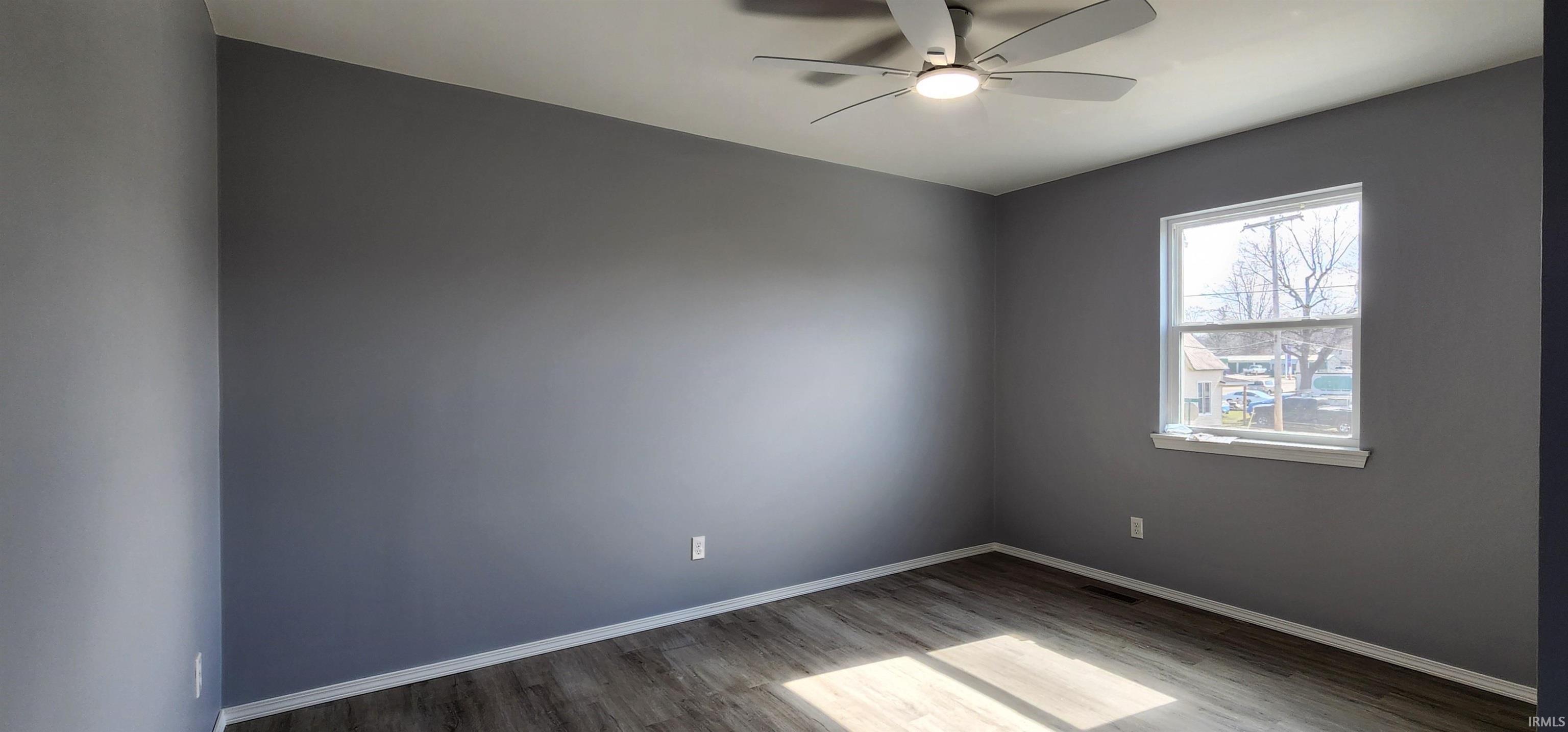 500 Sycamore Street Washington, IN 47501 - Photo 10 of 35