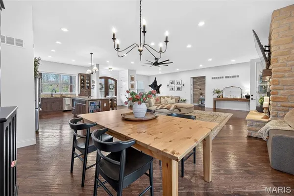 $850,000 | 24552 Ivy Court, Wright City, MO 63390