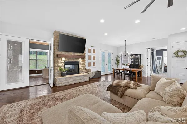 $850,000 | 24552 Ivy Court, Wright City, MO 63390