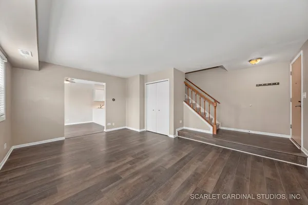 $2,100 | 1482 West Jefferson Avenue, Unit D, Naperville, IL 60540