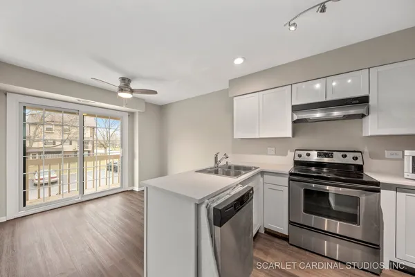 $2,100 | 1482 West Jefferson Avenue, Unit D, Naperville, IL 60540