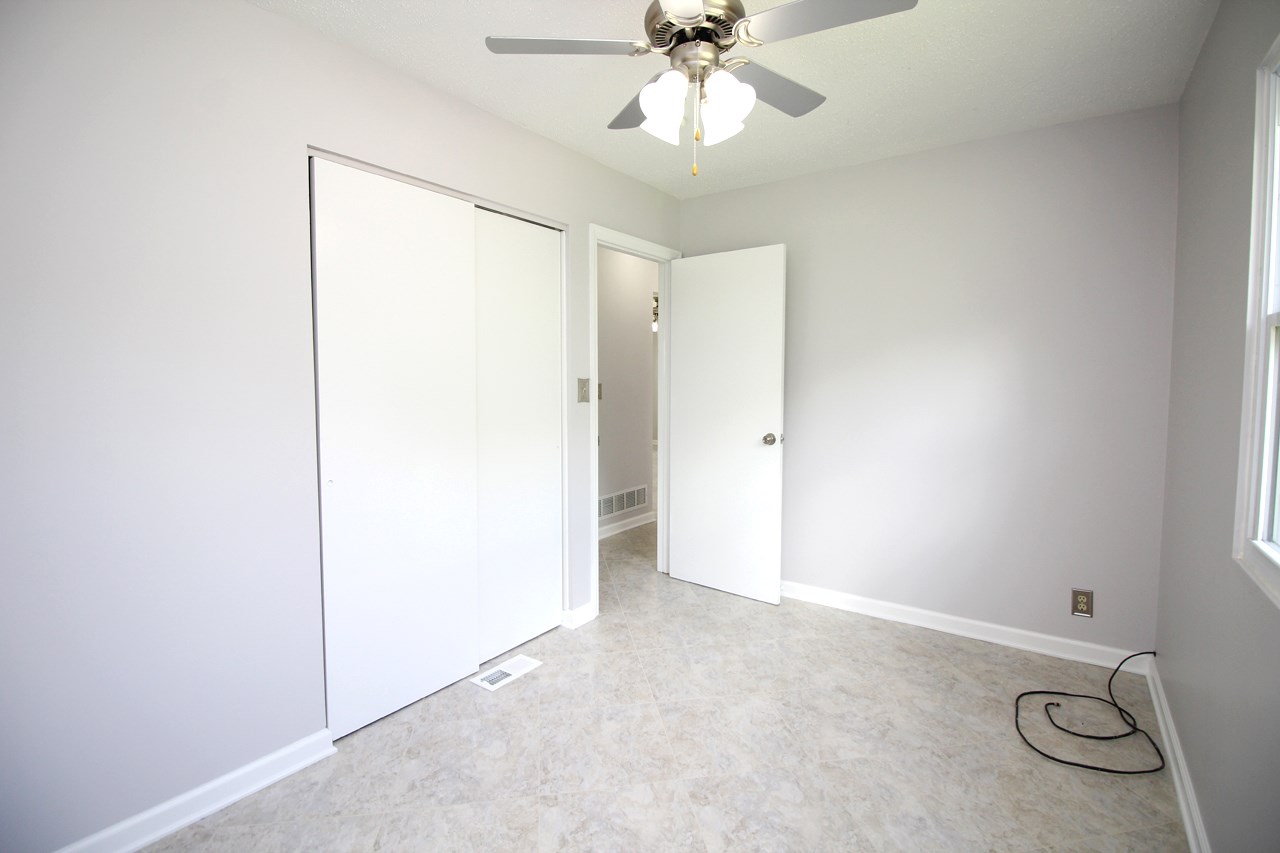 11144 Elberfeld Road Elberfeld, IN 47613 - Photo 12 of 24