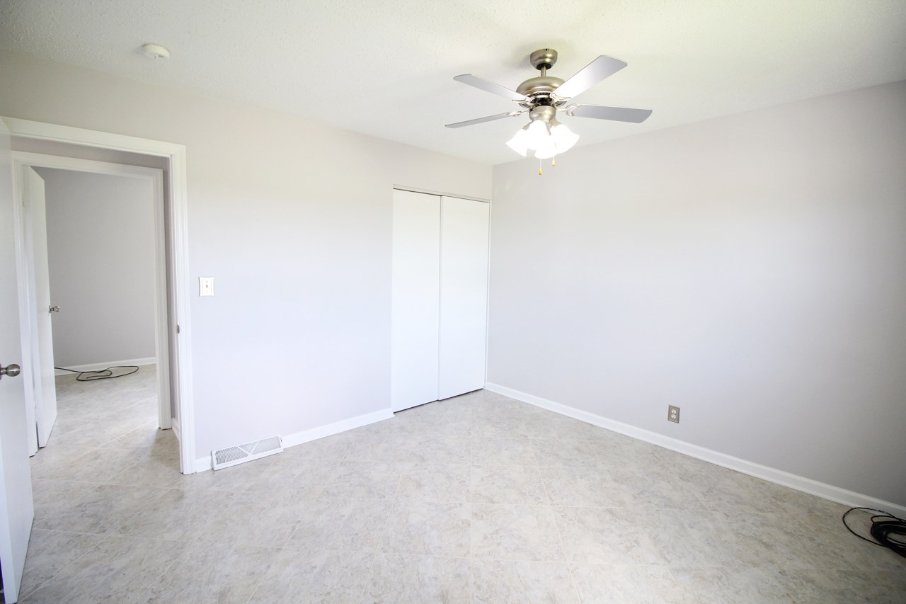 11144 Elberfeld Road Elberfeld, IN 47613 - Photo 14 of 24