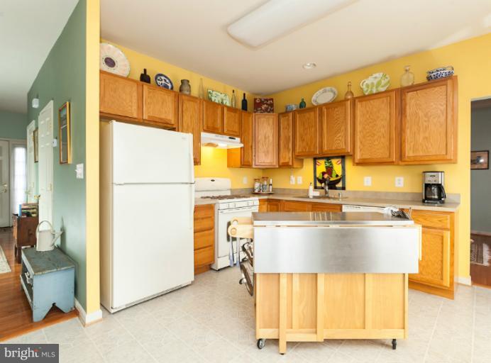 212 Seamaster Road Baltimore, MD 21221 - Photo 21 of 26 Kitchen
