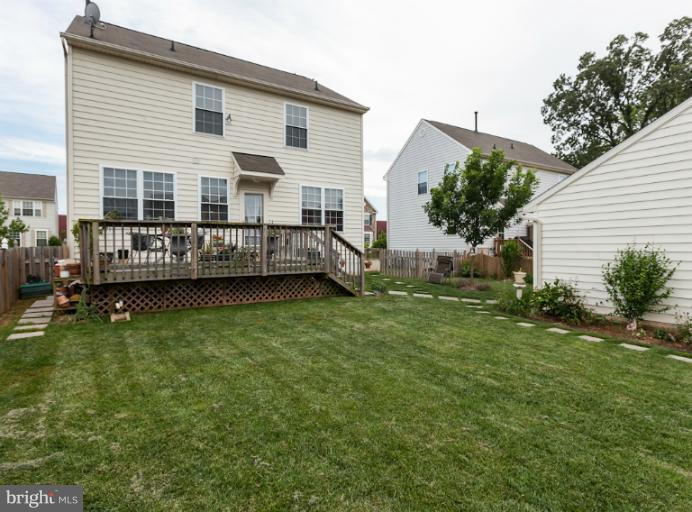 212 Seamaster Road Baltimore, MD 21221 - Photo 5 of 26 Exterior (Rear)