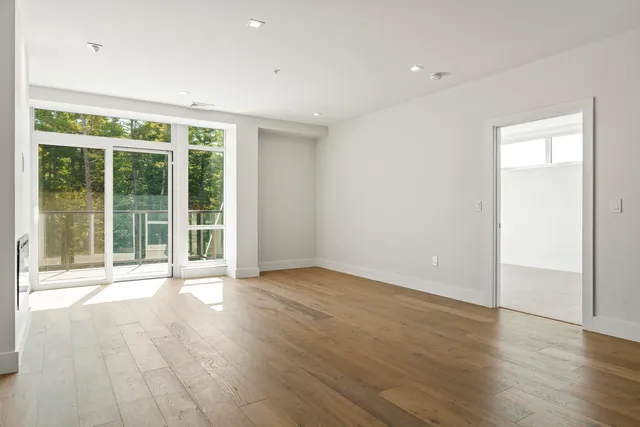 $868,000 | 267 Highway 1, Unit 404, Falmouth, ME 04105