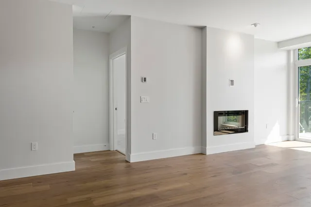 $868,000 | 267 Highway 1, Unit 404, Falmouth, ME 04105