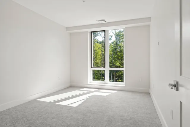 $868,000 | 267 Highway 1, Unit 404, Falmouth, ME 04105