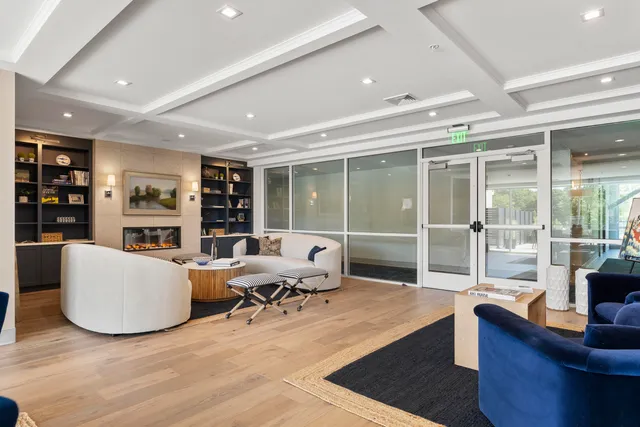 $868,000 | 267 Highway 1, Unit 404, Falmouth, ME 04105