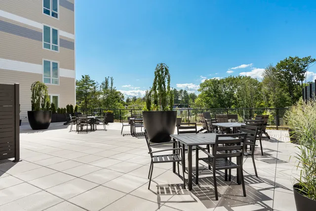 $868,000 | 267 Highway 1, Unit 404, Falmouth, ME 04105