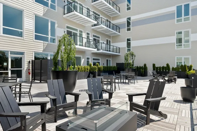 $868,000 | 267 Highway 1, Unit 404, Falmouth, ME 04105