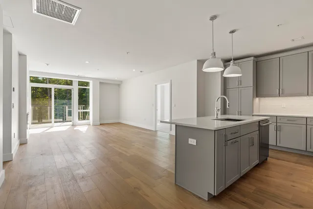 $868,000 | 267 Highway 1, Unit 404, Falmouth, ME 04105