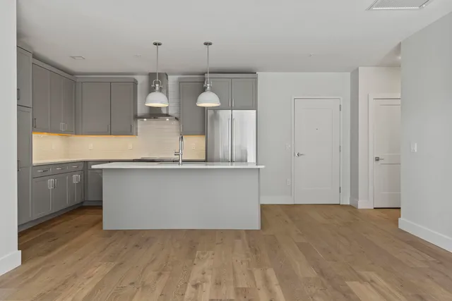 $868,000 | 267 Highway 1, Unit 404, Falmouth, ME 04105