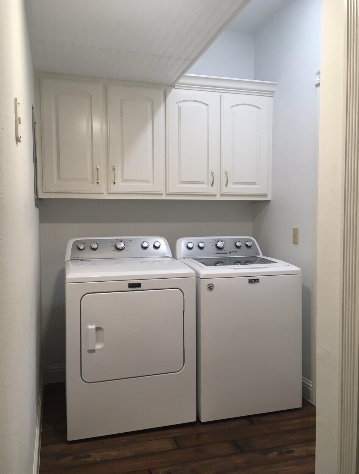 101 Southeast 6th Plainview, TX 79072 - Photo 20 of 31 a utility room with dryer and washer