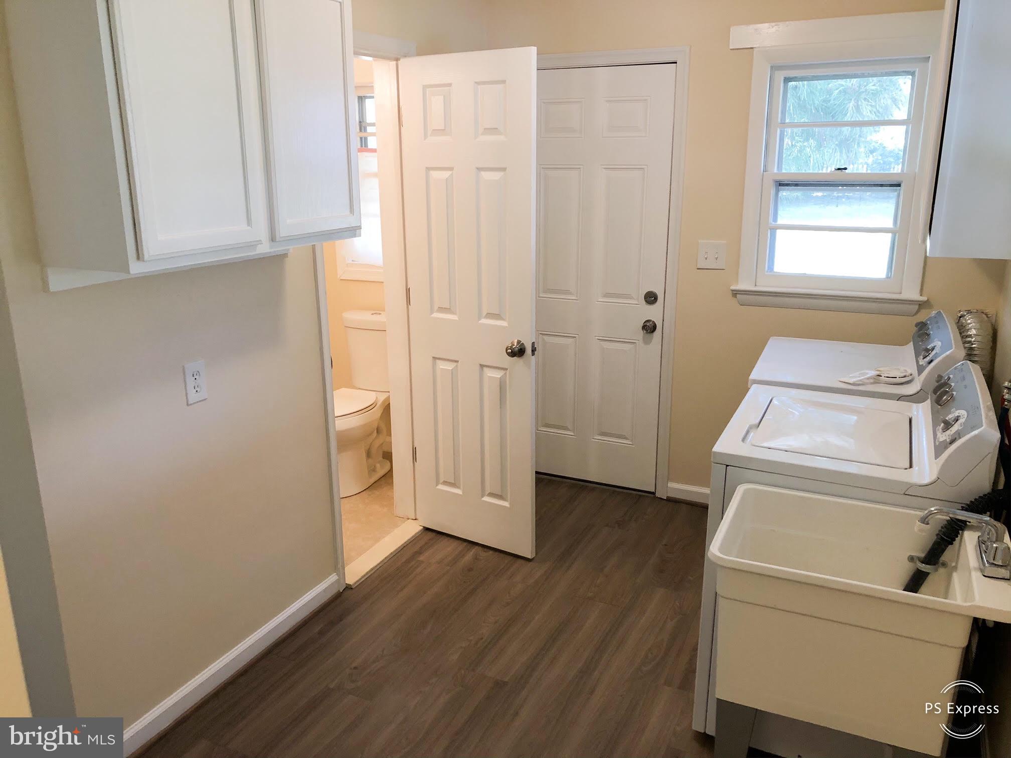 7290 Kindler Road Columbia, MD 21046 - Photo 12 of 30 POWDER ROOM , HALF BATH