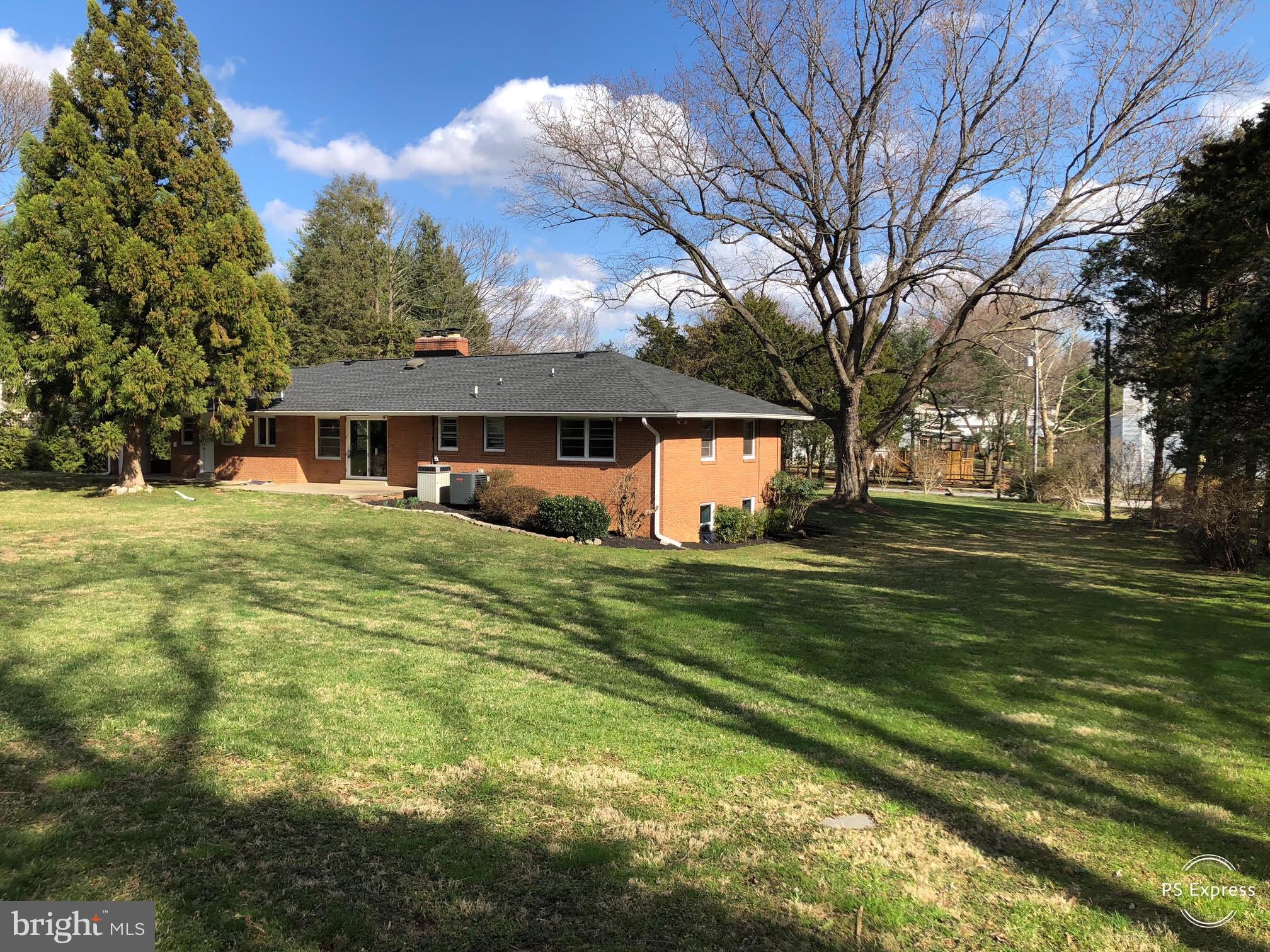 7290 Kindler Road Columbia, MD 21046 - Photo 5 of 30 SIDE YARD