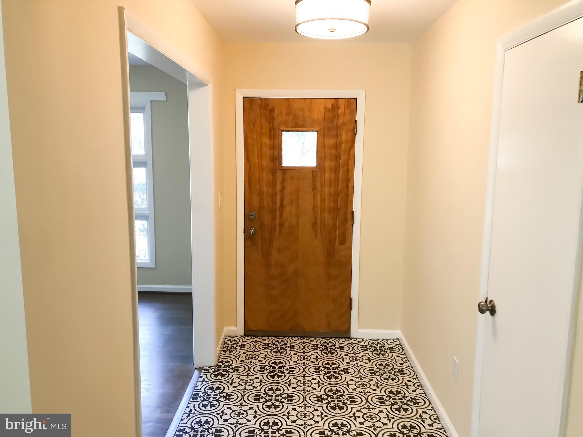 7290 Kindler Road Columbia, MD 21046 - Photo 7 of 30 FOYER