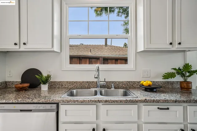 $860,000 | 4006 Lincoln Avenue, Oakland, CA 94602