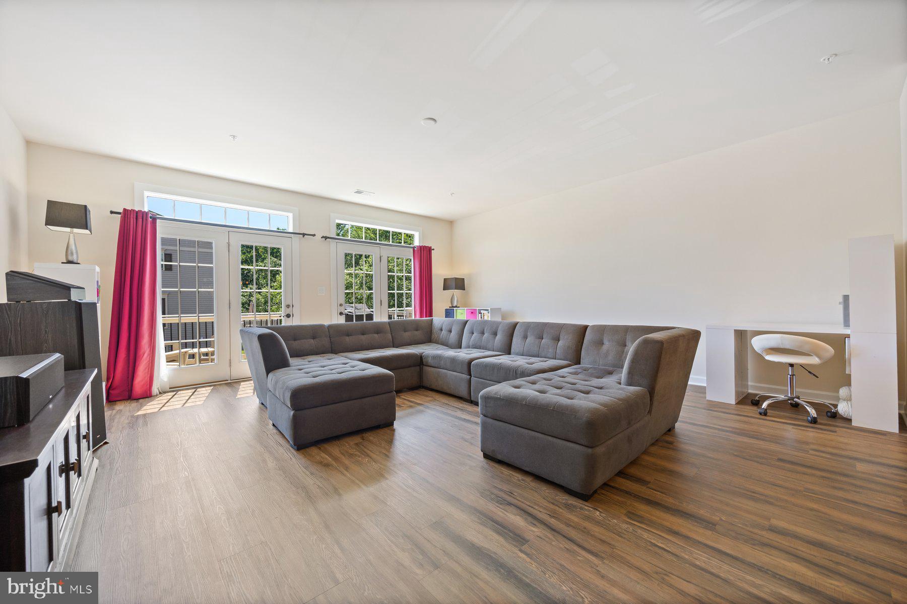 7656 Telamon Way Hanover, MD 21076 - Photo 17 of 35 Living Room