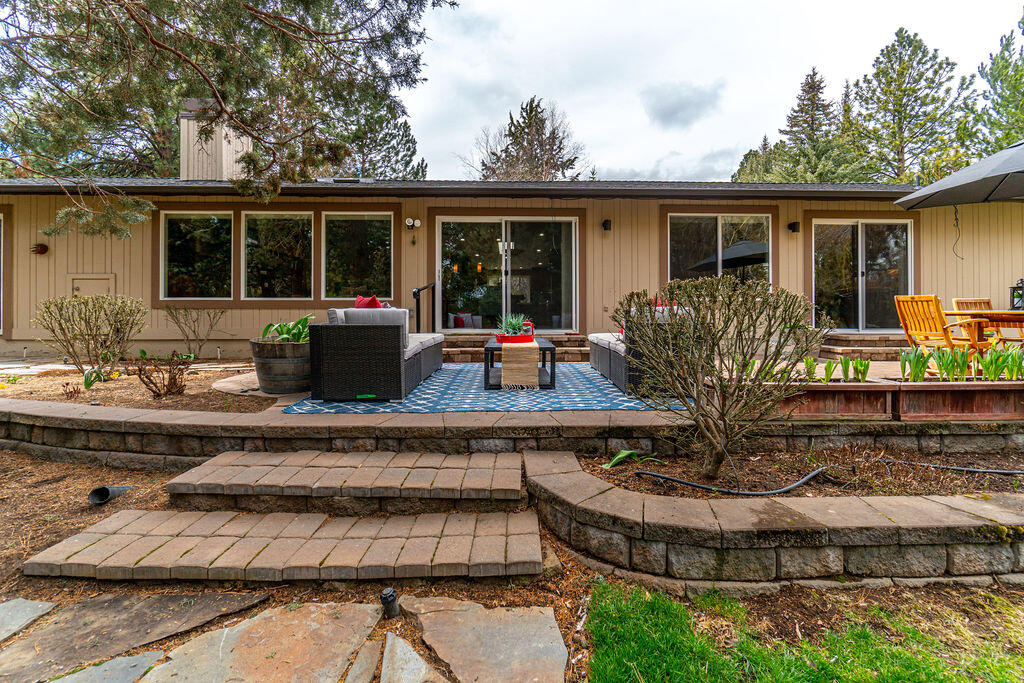 20476 Mainline Road Bend, OR 97702 - Photo 45 of 50 RileyVisuals-114
