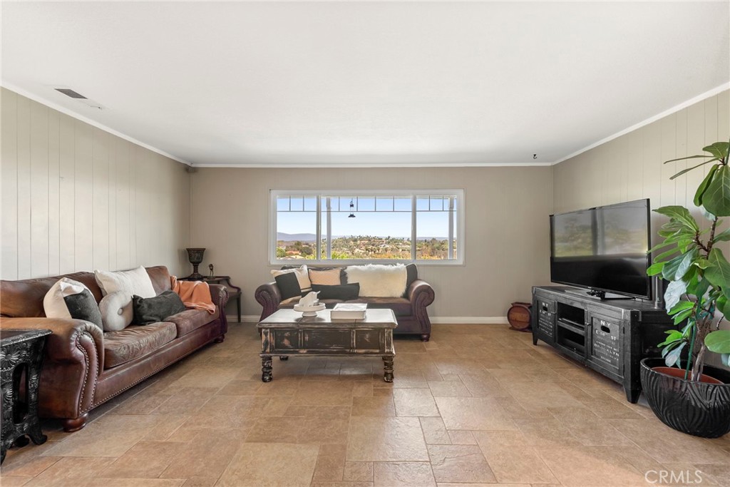 5012 Sleeping Indian Road Fallbrook, CA 92028 - Photo 13 of 59 Gallery Image 13