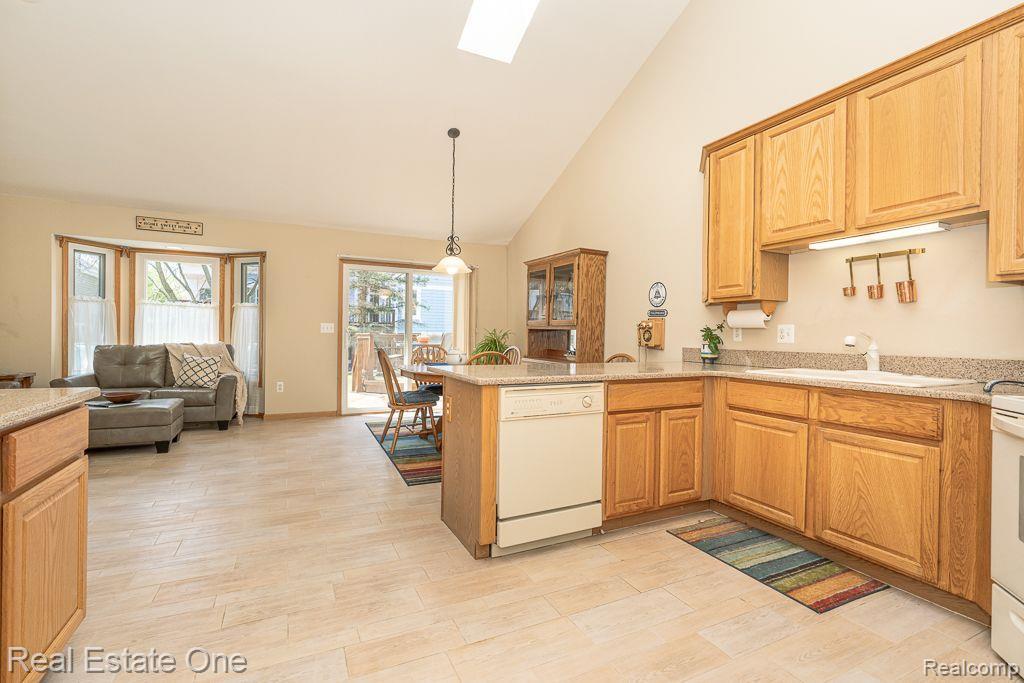 3208 Fairgrove Terrace Rochester Hills, MI 48309 - Photo 7 of 21