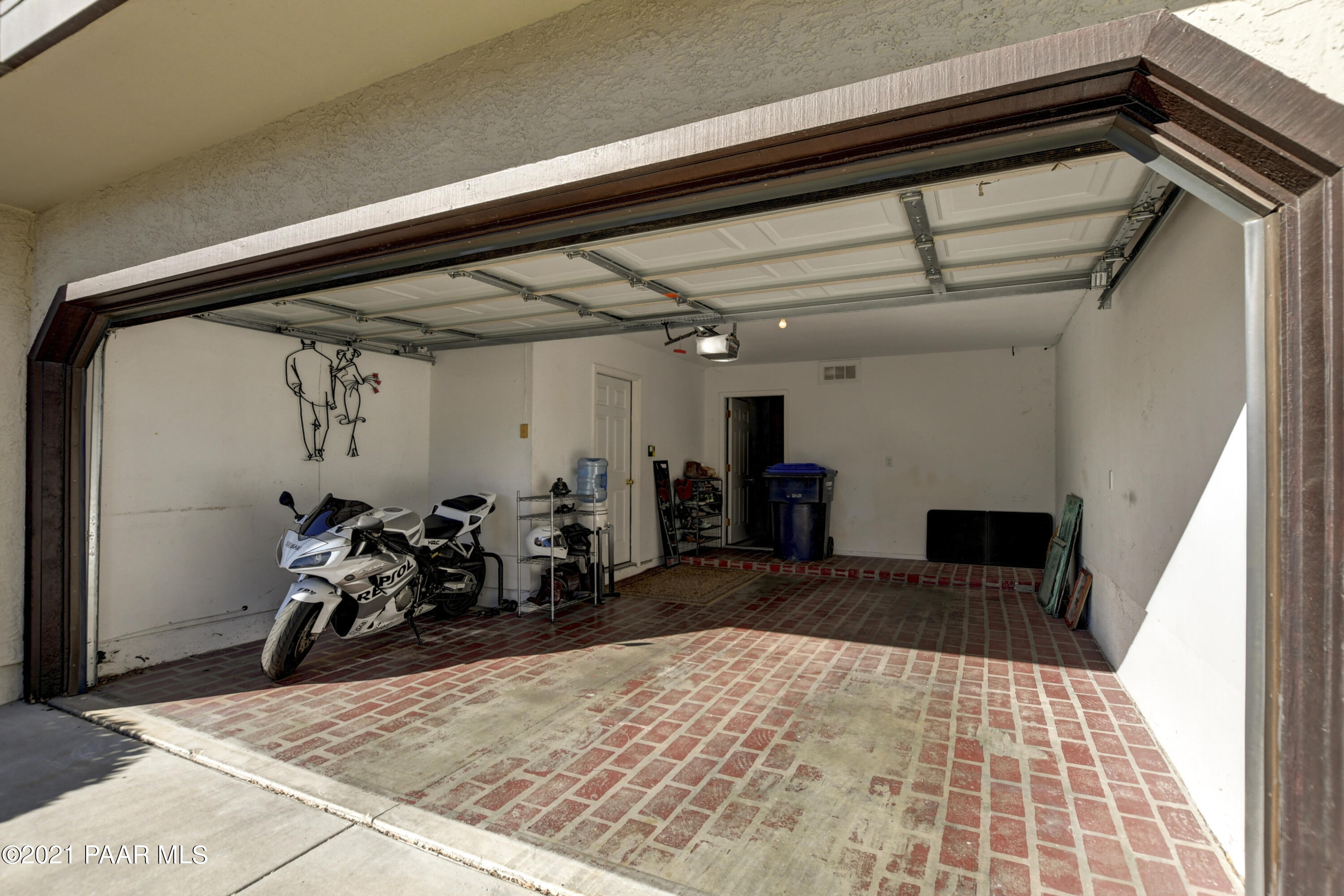 1034 Bunker Place Dewey, AZ 86327 - Photo 26 of 40 a view of a hallway with a couch