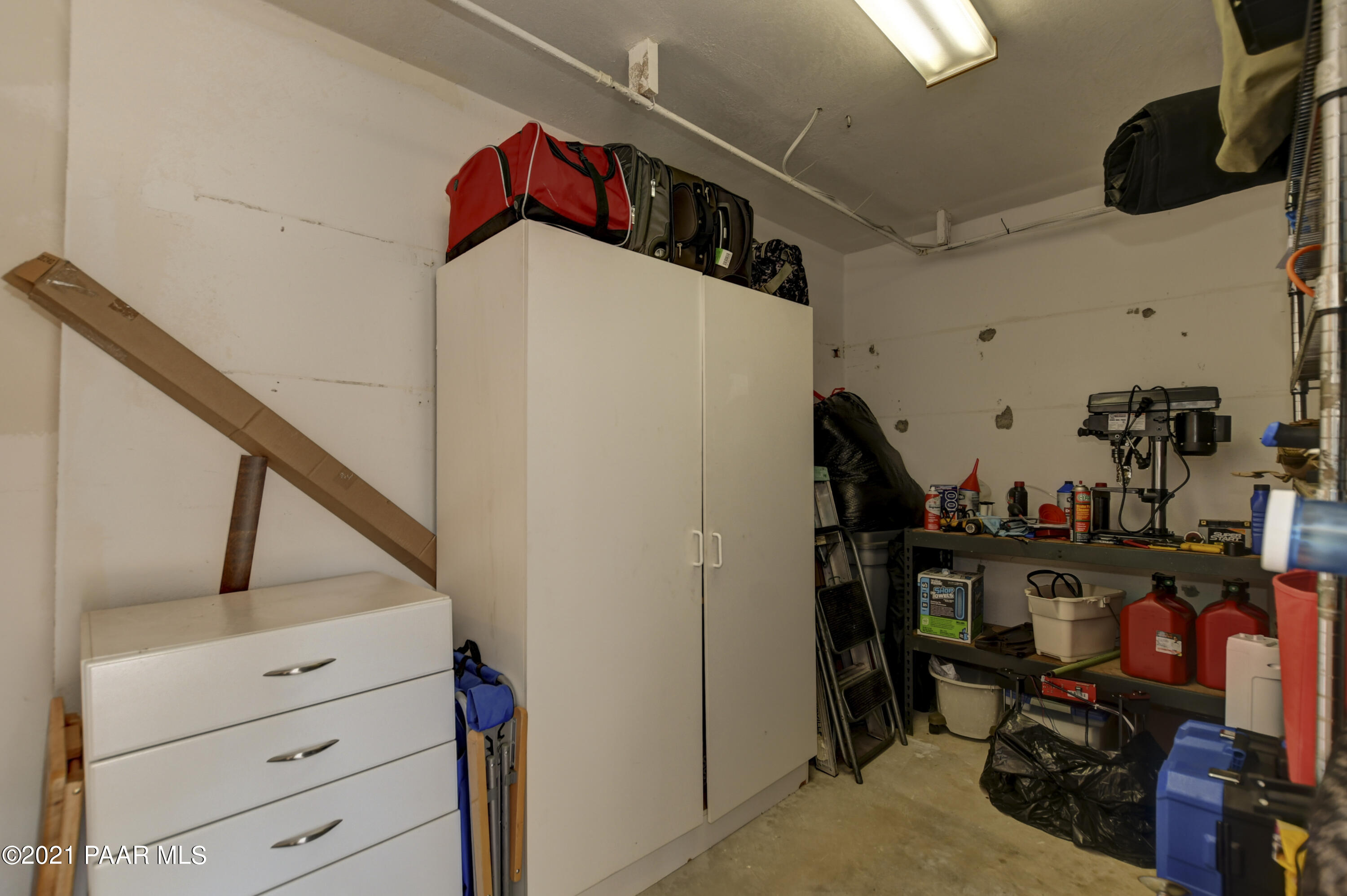 1034 Bunker Place Dewey, AZ 86327 - Photo 27 of 40 a view of a walk in closet