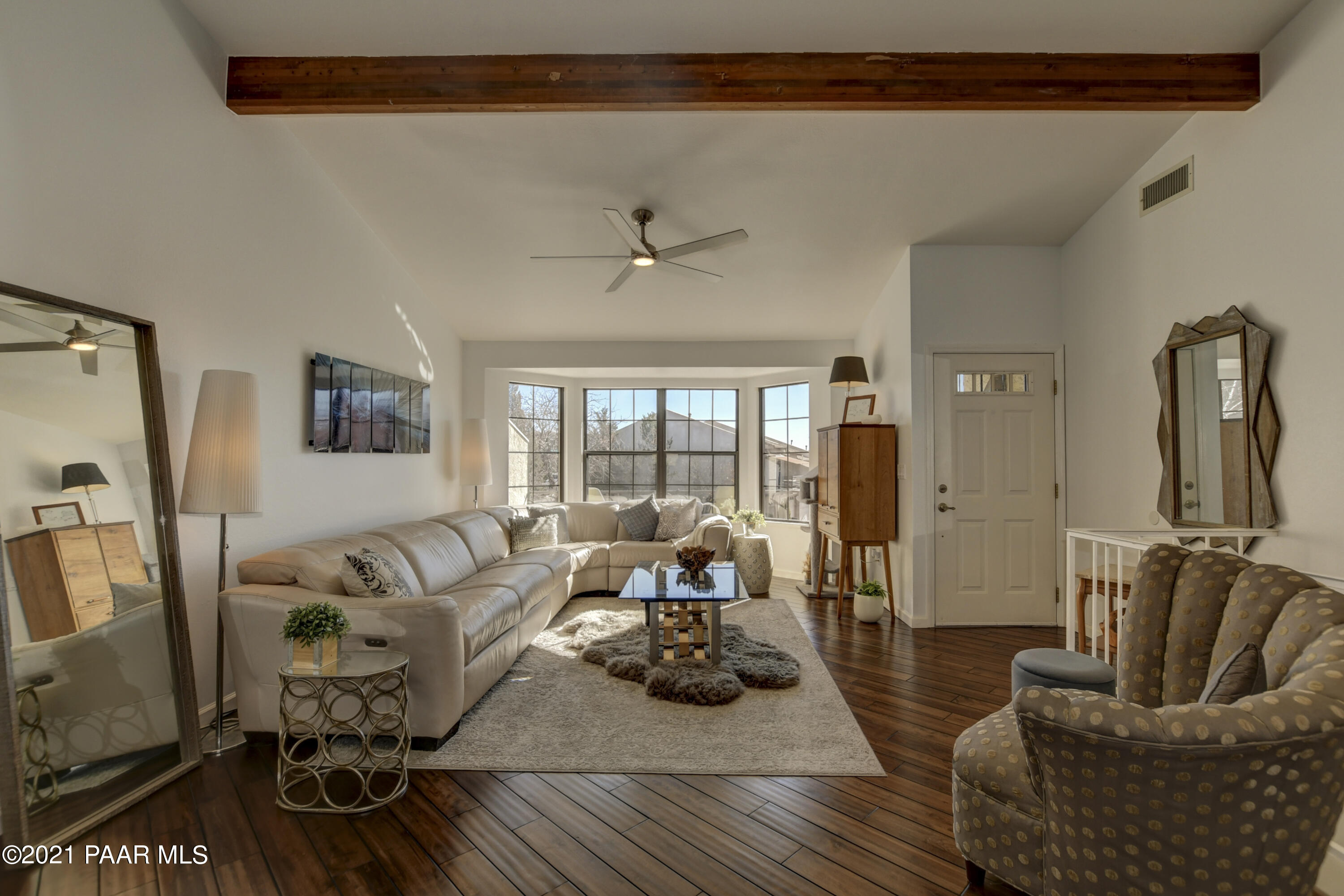 1034 Bunker Place Dewey, AZ 86327 - Photo 6 of 40 a living room with furniture
