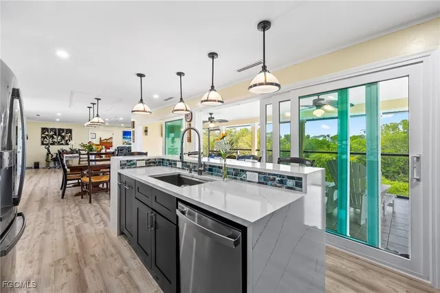 $2,995,000 | 21520-522 Indian Bayou Drive, Fort Myers Beach, FL 33931
