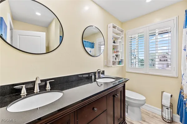 $2,550,000 | 21520-522 Indian Bayou Drive, Fort Myers Beach, FL 33931