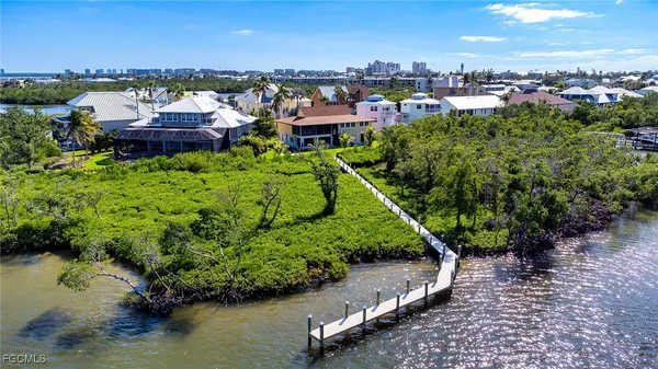$2,550,000 | 21520-522 Indian Bayou Drive, Fort Myers Beach, FL 33931