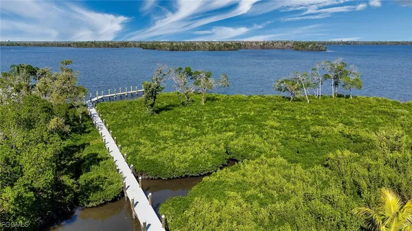 $2,550,000 | 21520-522 Indian Bayou Drive, Fort Myers Beach, FL 33931