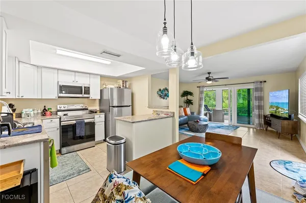 $2,550,000 | 21520-522 Indian Bayou Drive, Fort Myers Beach, FL 33931
