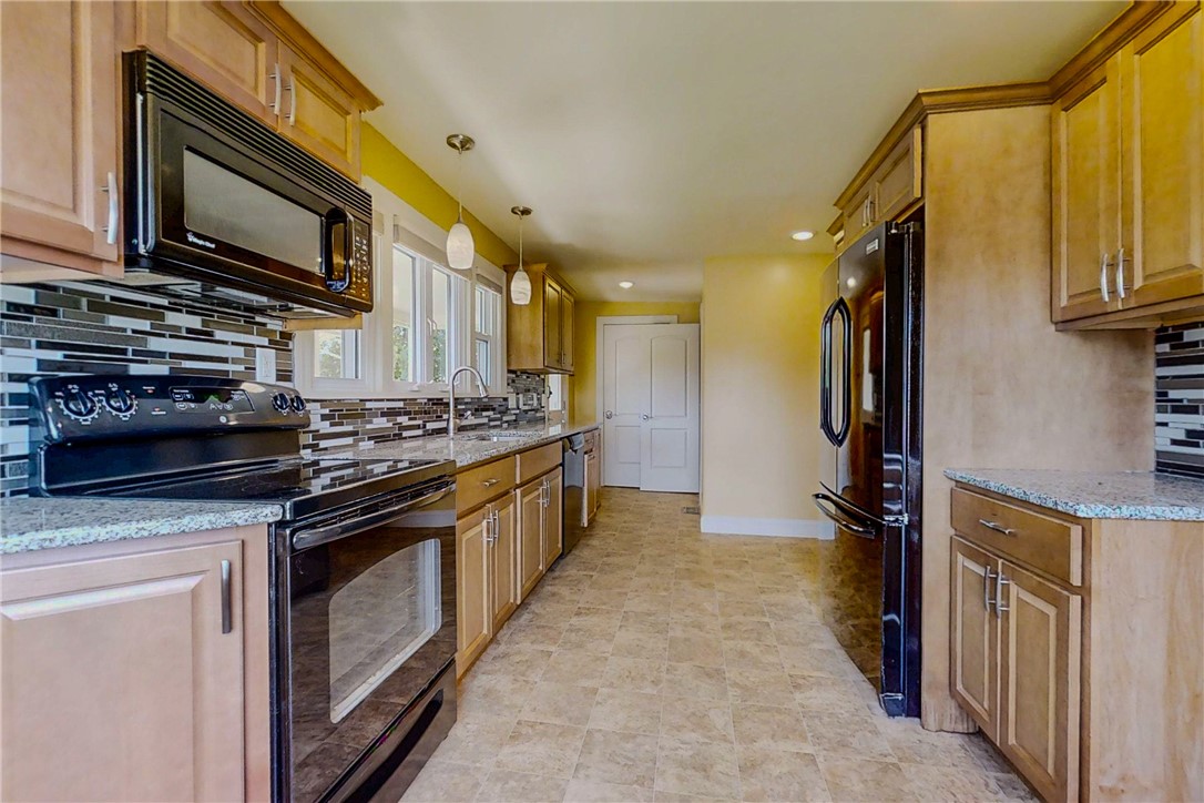 44 West 3rd Street Corning, NY 14830 - Photo 8 of 47