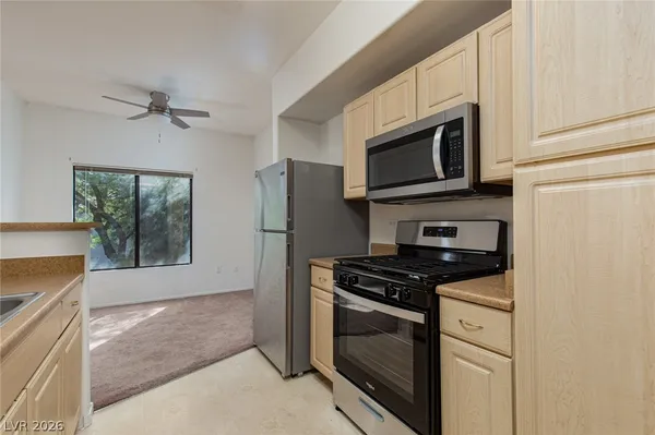 $1,250 | 8250 North Grand Canyon Drive, Unit 2144, Las Vegas, NV 89166