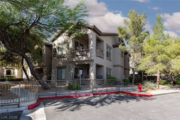 $1,250 | 8250 North Grand Canyon Drive, Unit 2144, Las Vegas, NV 89166