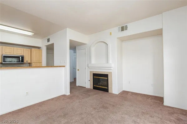 $1,250 | 8250 North Grand Canyon Drive, Unit 2144, Las Vegas, NV 89166