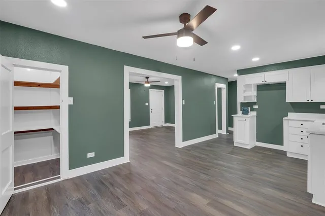 $2,300 | 611 West College Street, Jacksboro, TX 76458