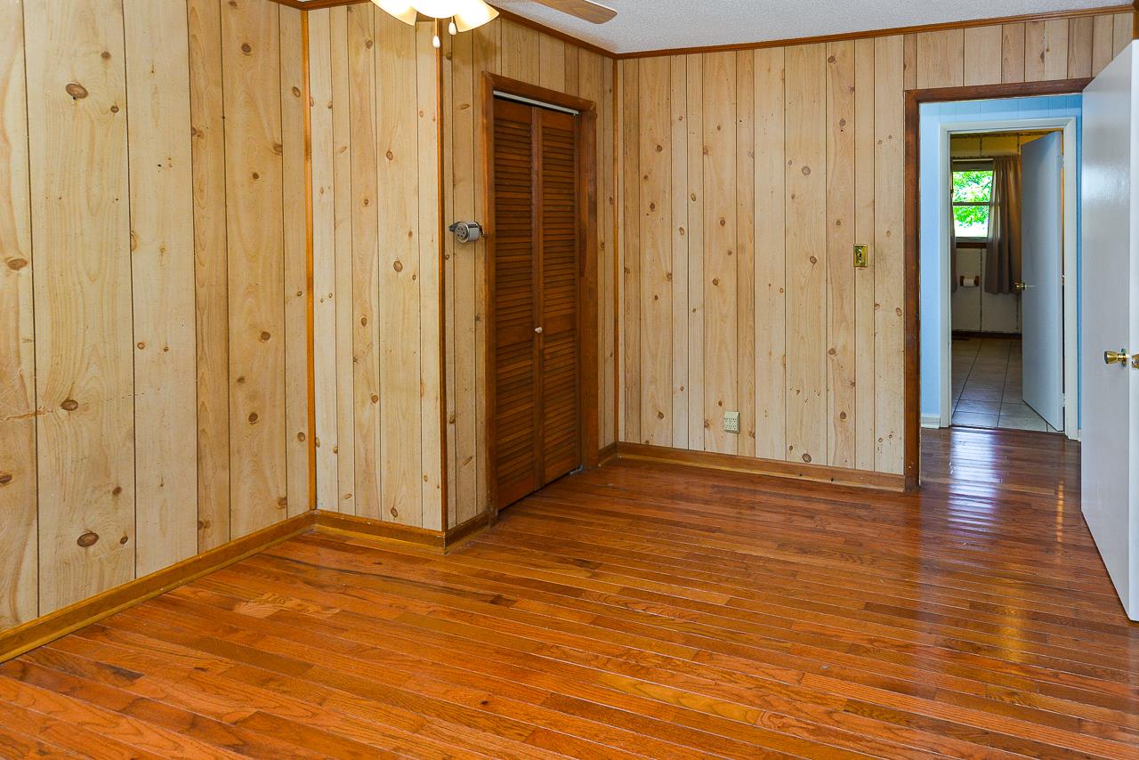 469 Limestone Road Elora, TN 37328 - Photo 28 of 30 a view of a hallway with wooden floor