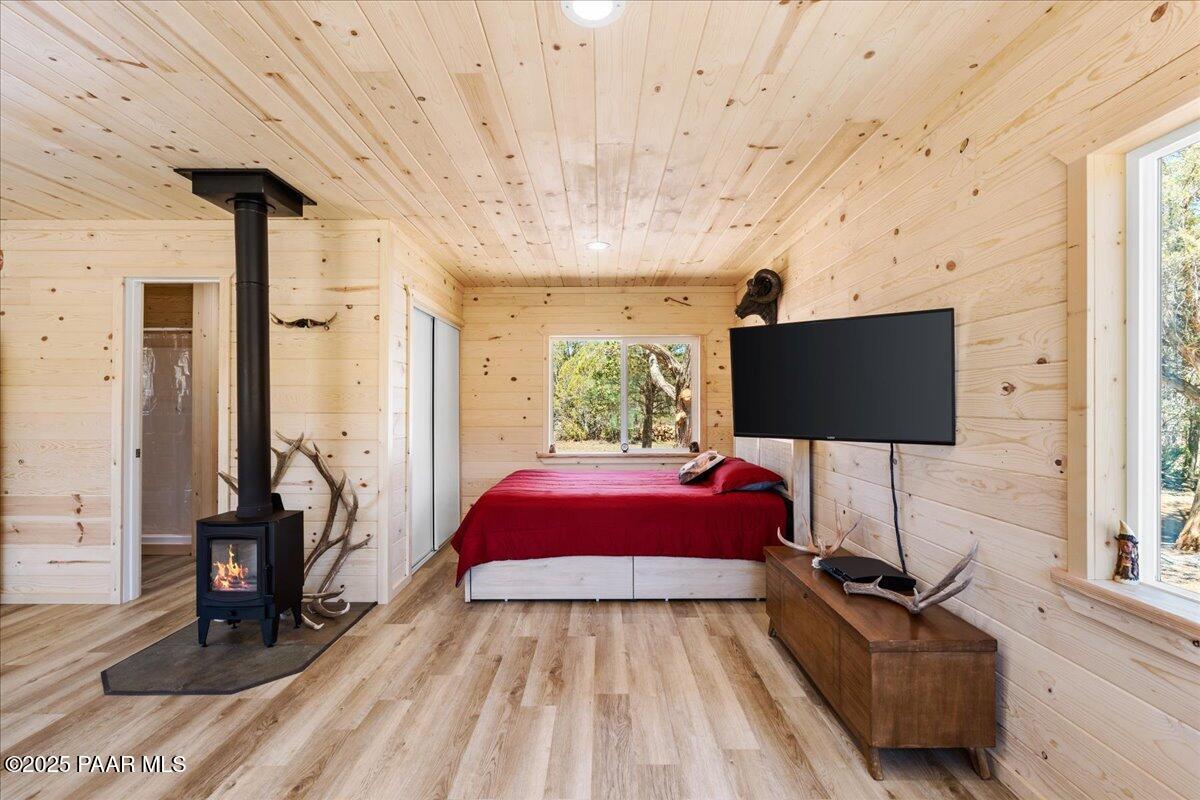 453 Arizona Road Ash Fork, AZ 86320 - Photo 8 of 22 08-Bedroom
