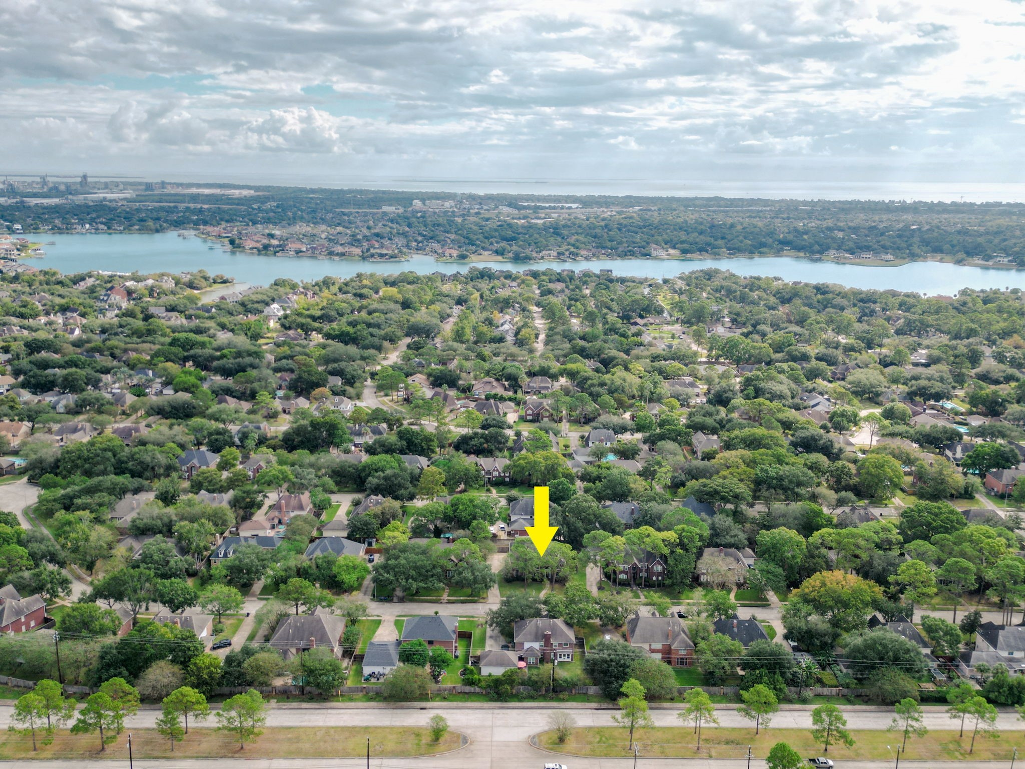 1022 Pinewood Lane Seabrook, TX 77586 - Photo 43 of 47 a view of a city